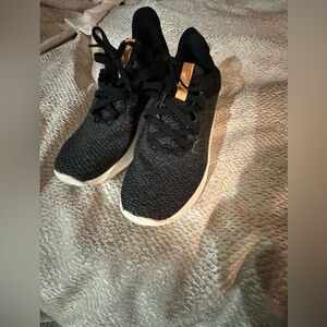 Men’s New Balance sneakers size 9.5